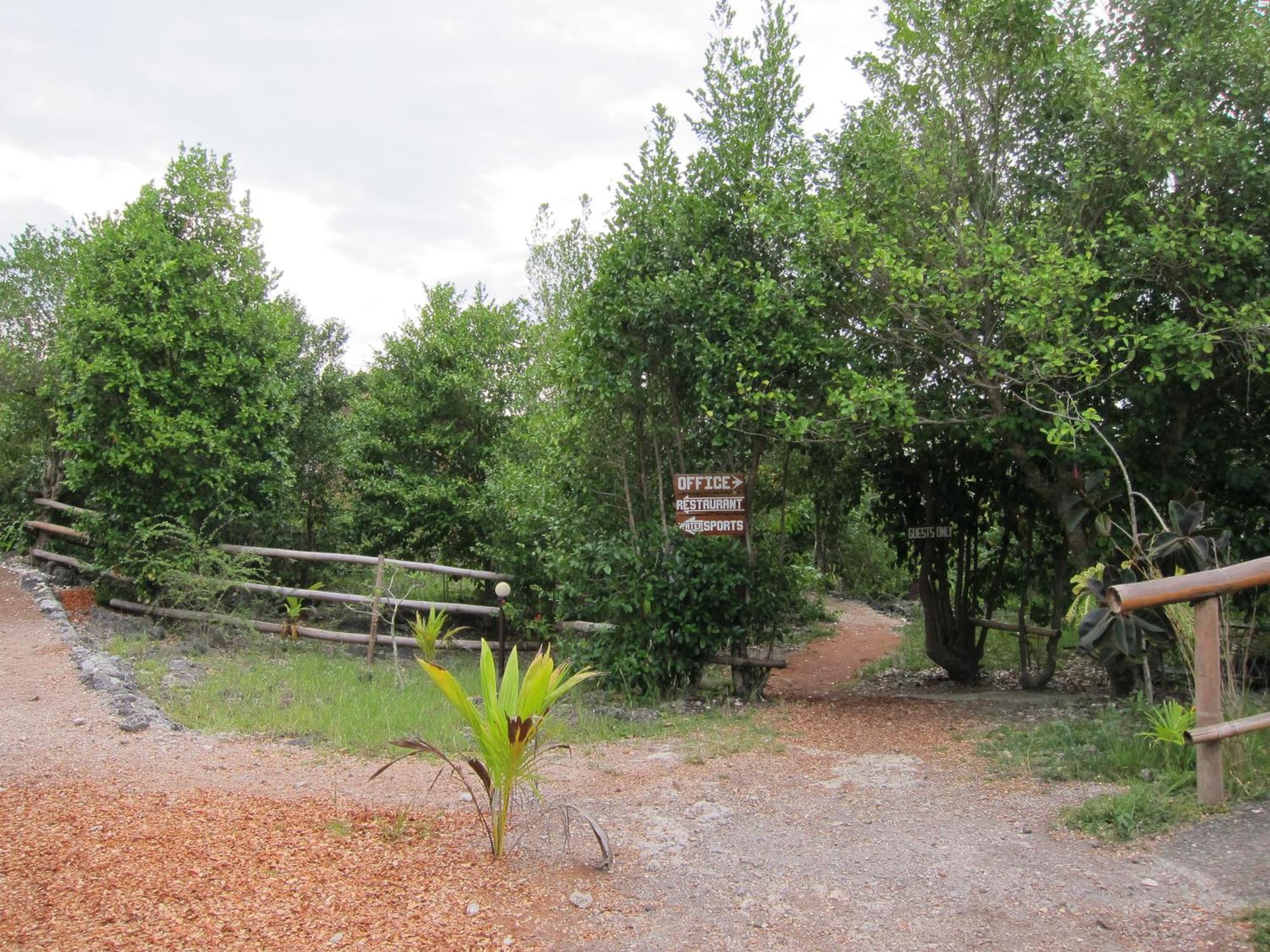 Eskapo Verde Lodge Moalboal Badian Exterior photo