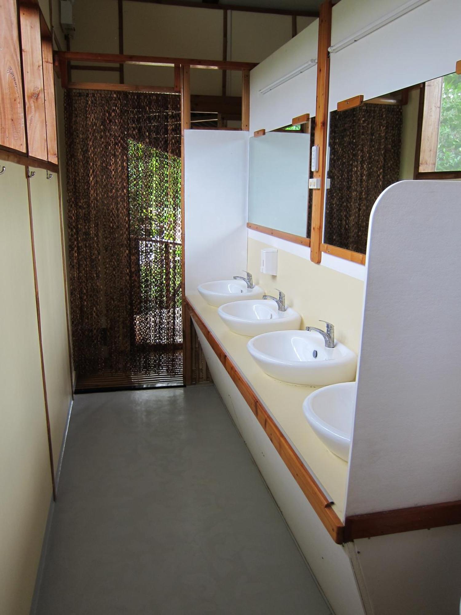 Eskapo Verde Lodge Moalboal Badian Exterior photo